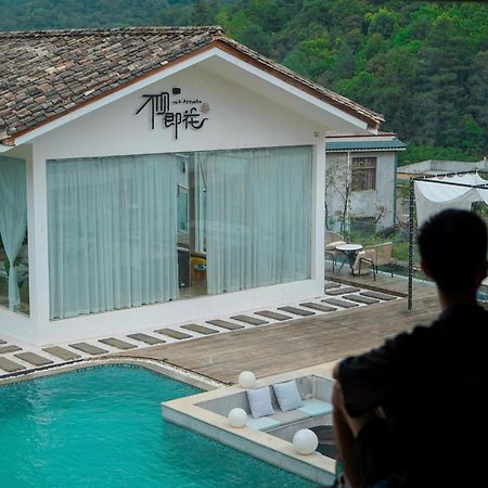 No Flowers Boutique Hostel Côn Minh Ngoại thất bức ảnh
