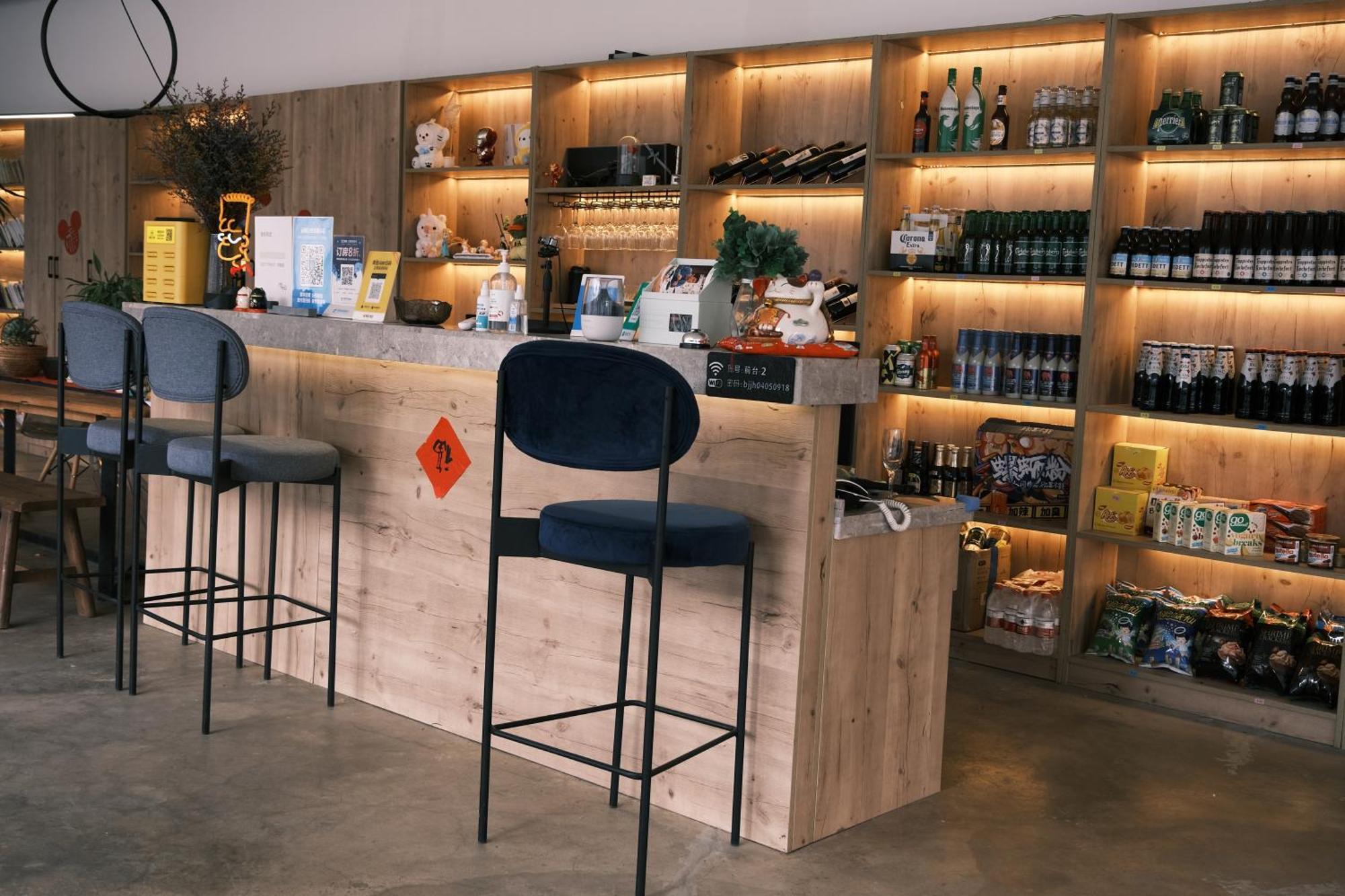 No Flowers Boutique Hostel Côn Minh Ngoại thất bức ảnh