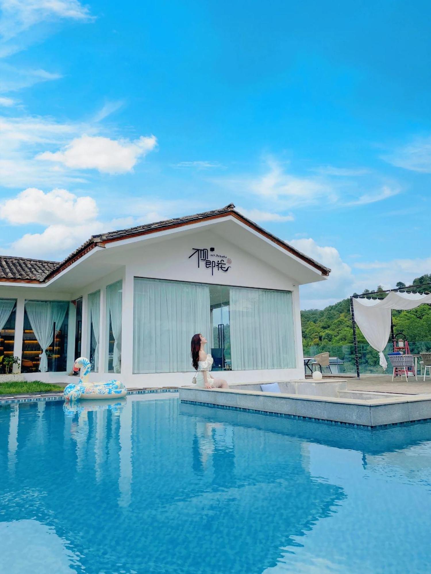 No Flowers Boutique Hostel Côn Minh Ngoại thất bức ảnh